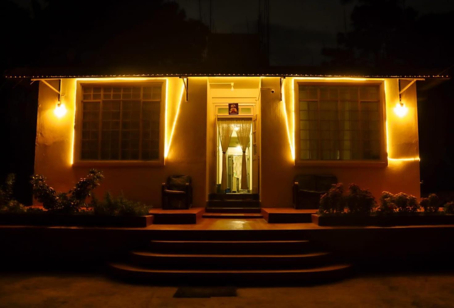 Pine Tree Lodge Σιλόνγκ Εξωτερικό φωτογραφία